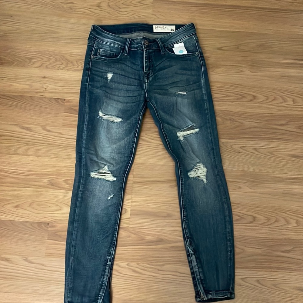 Distressed skinny jean, mid rise